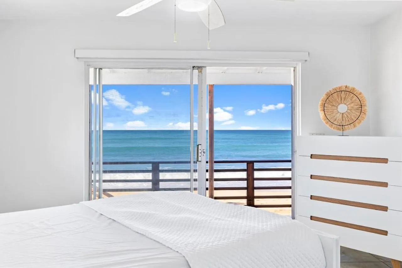 Spacious Beachfront In Oahu Waianae